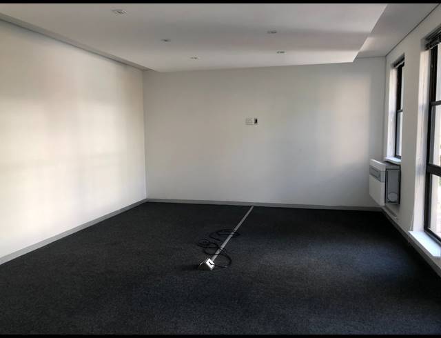 209M² OFFICE TO LET IN HYDE PARK